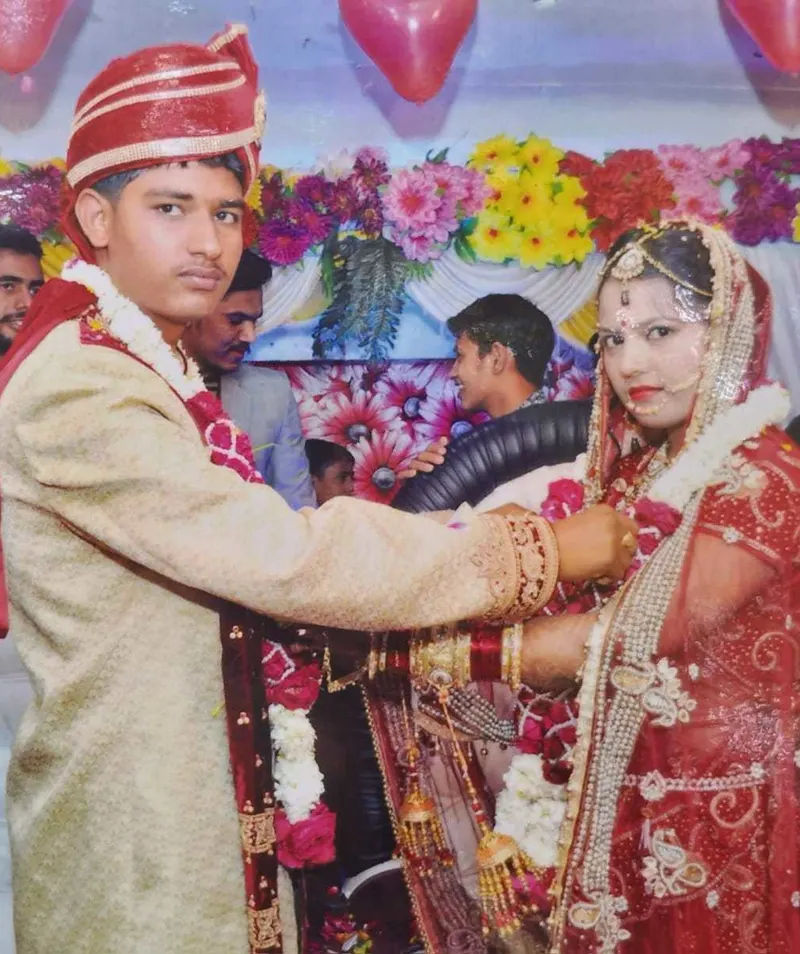 पवन मिश्रा और दीपिका शुक्ला